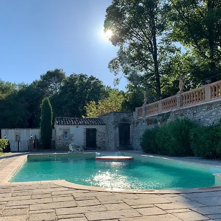 Chateau De Gard Pres D Uzes 3*